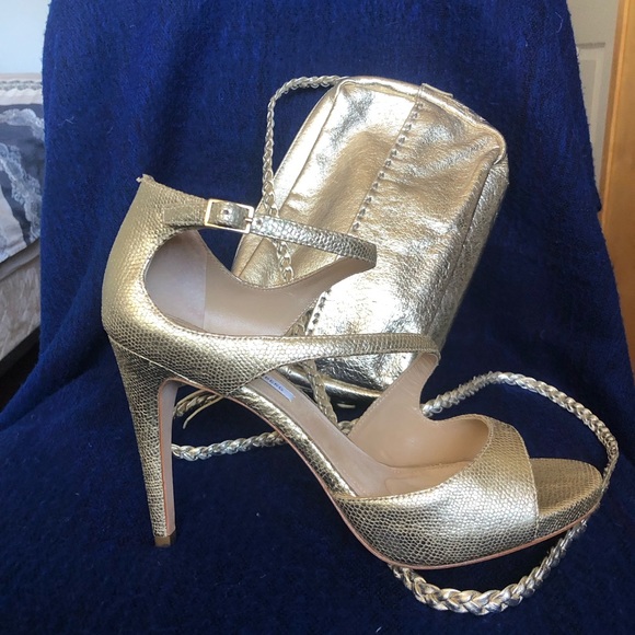 Diane Von Furstenberg platinum, lizard print, sandals. - Picture 13 of 15